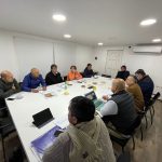 AUTORIDADES ANALIZARON NECESIDADES Y PROBLEMÁTICAS HABITACIONALES DE SAGRADA FAMILIA El encuentro fue encabezado por el alcalde de Sagrada Familia y la directora regional del Serviu.
